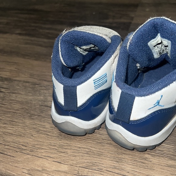 Jordan 11 - Picture 2 of 3